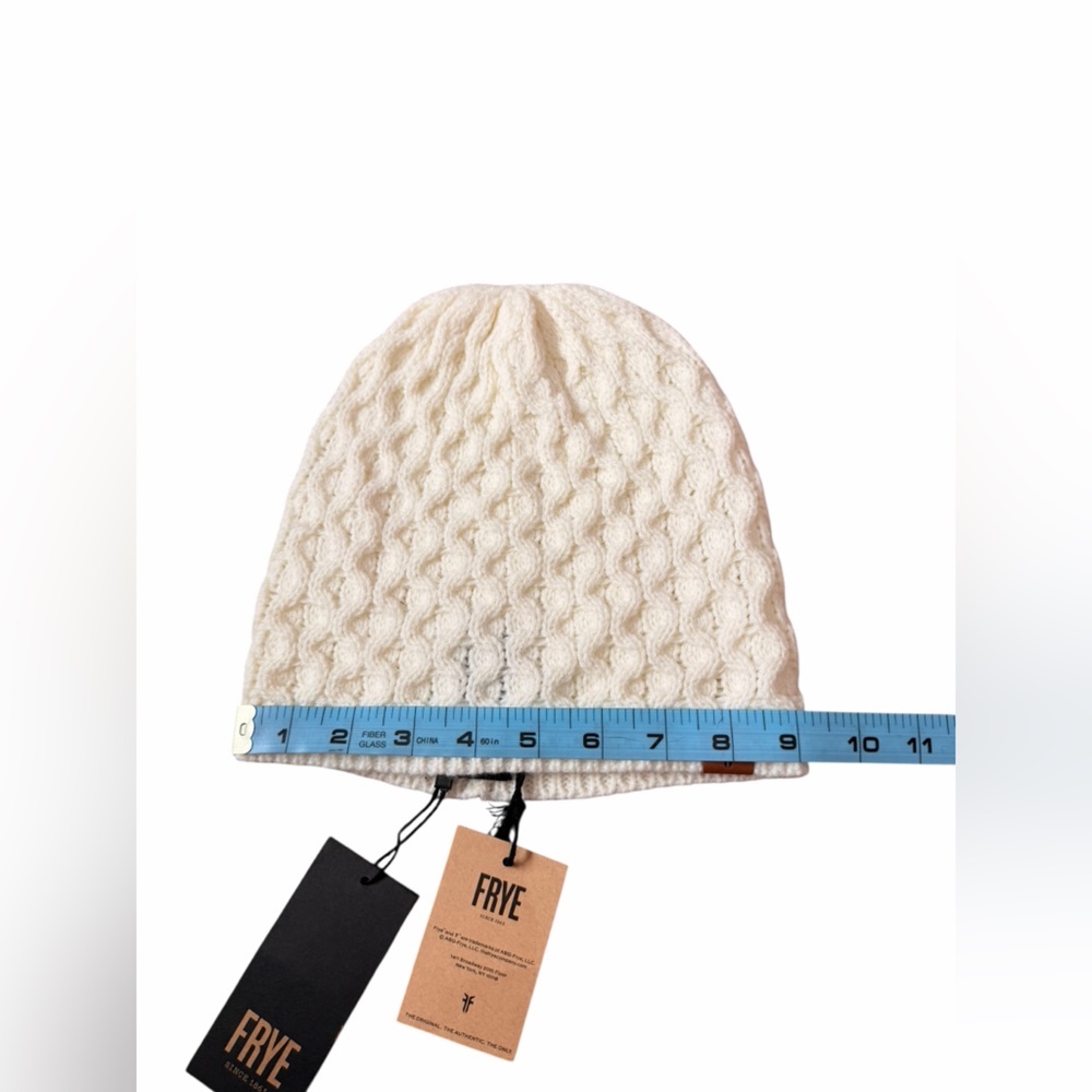 Frye Cable Knit Off White Beanie Hat One Size 100% Acrylic Knitwear NWT - Picture 6 of 6